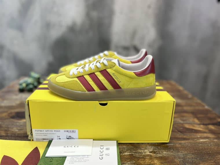 GUCCI GAZELLE SNEAKER   GC116