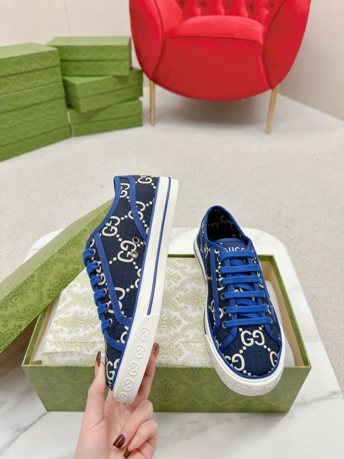MEN S GUCCI TENNIS 1977 SNEAKER   GC239