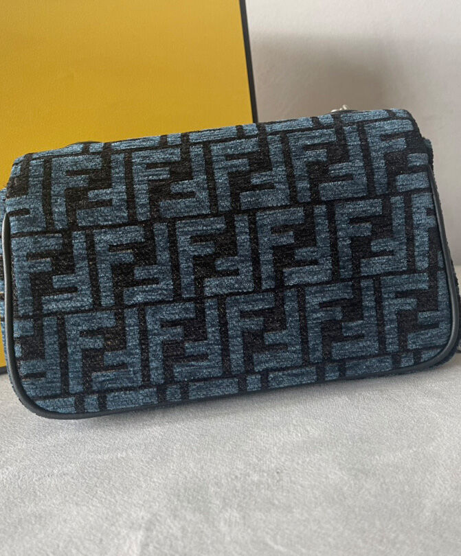 Fendi Baguette Chain Midi 8BR793 Dark Blue