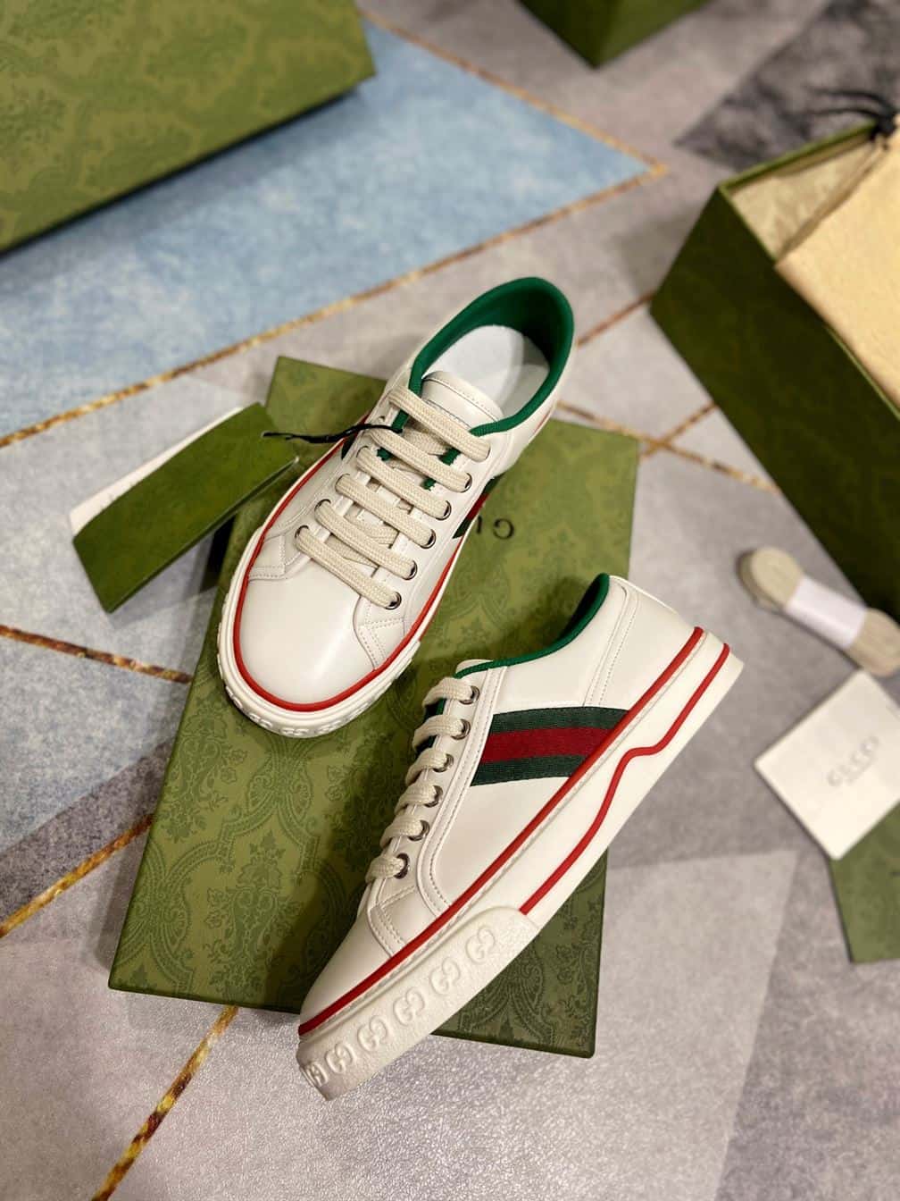 Men s Gucci Tennis 1977 sneaker   GC086