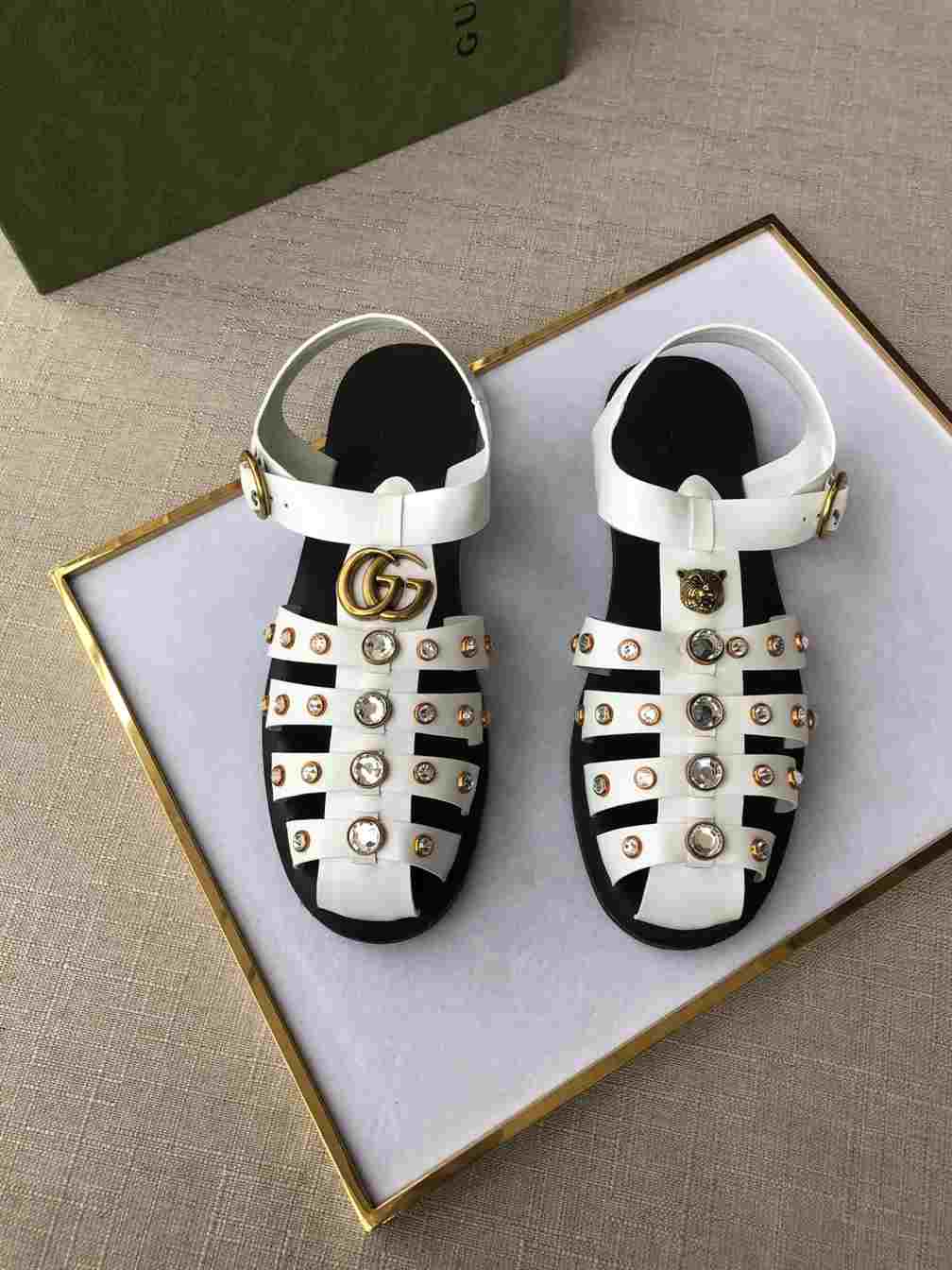 GUCCI SANDAL WITH DOUBLE G   SDG001