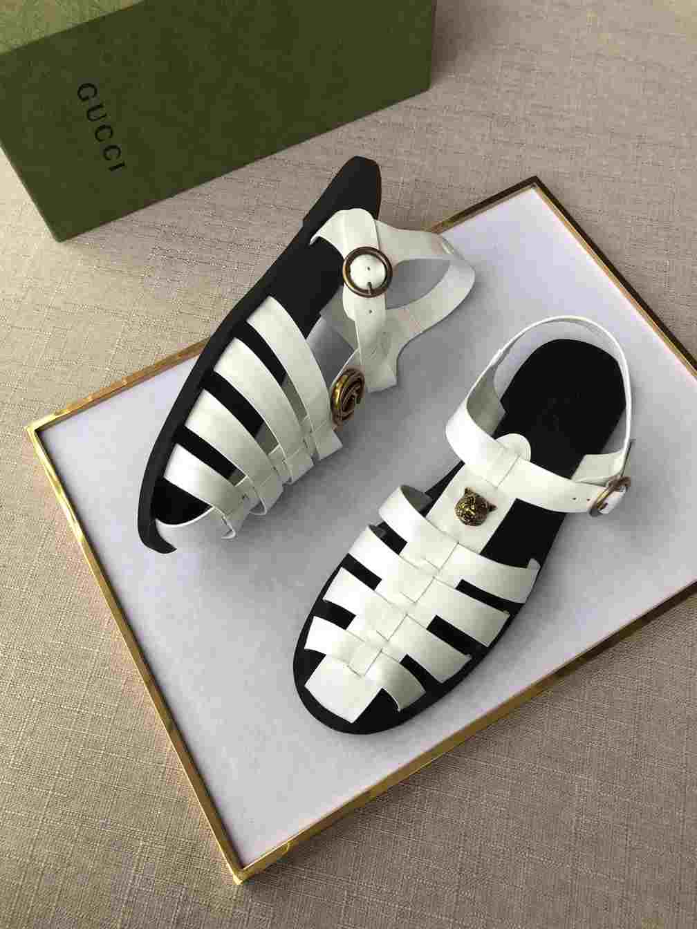 GUCCI SANDAL WITH DOUBLE G   SDG008