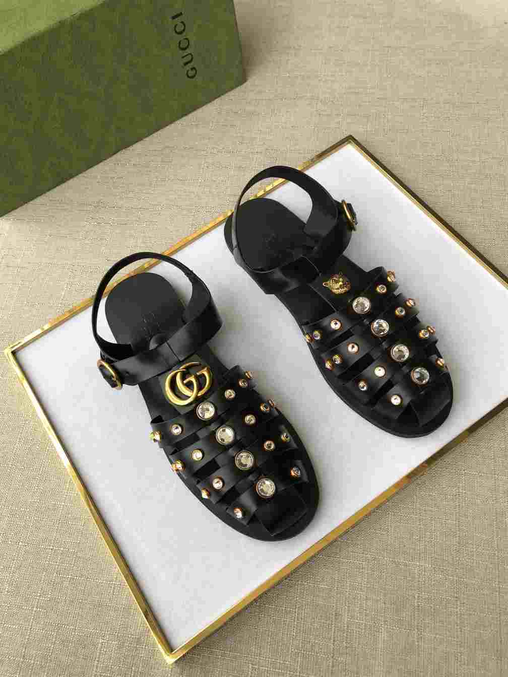 GUCCI SANDAL WITH DOUBLE G   SDG002