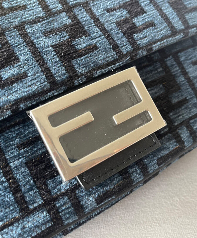 Fendi Baguette Chain Midi 8BR793 Dark Blue