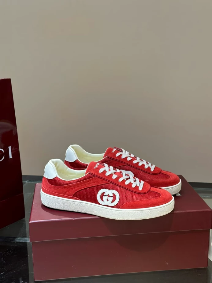 MEN S INTERLOCKING G SNEAKER   GC232