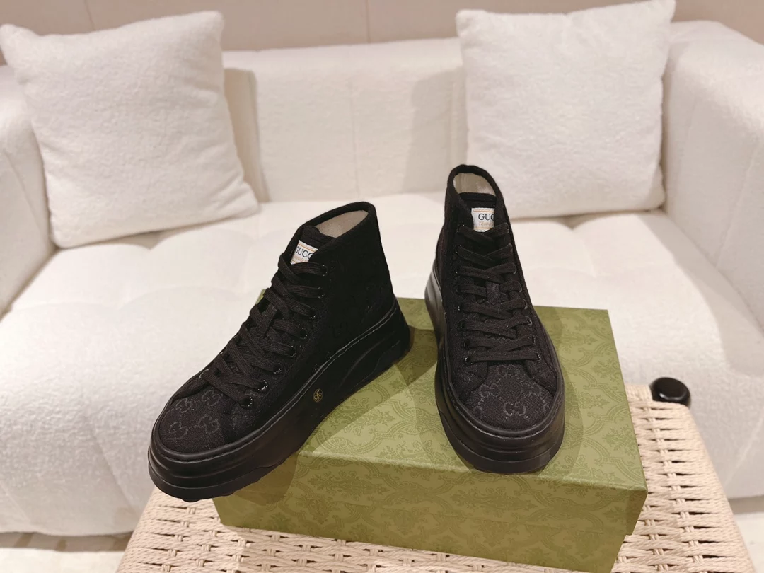 GUCCI HIGH TOP SNEAKER   GC225