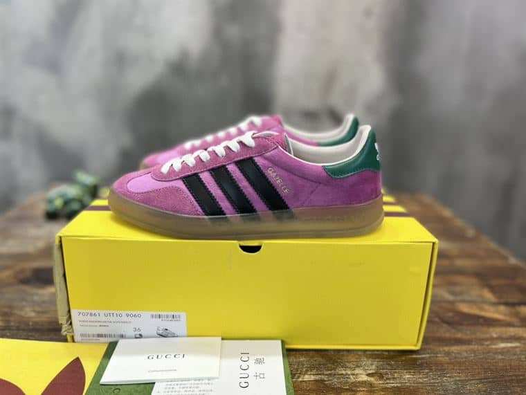 GUCCI GAZELLE SNEAKER   GC110