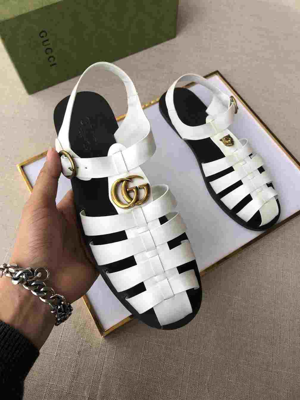 GUCCI SANDAL WITH DOUBLE G   SDG008
