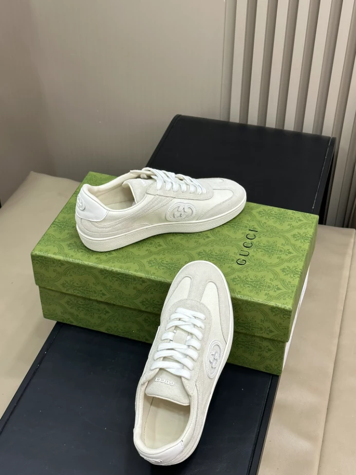 MEN S GUCCI ACE SNEAKER WITH INTERLOCKING G   GC258