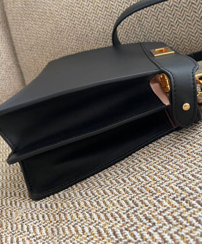 Fendi Peekaboo Iseeu Small 8BN327 Black