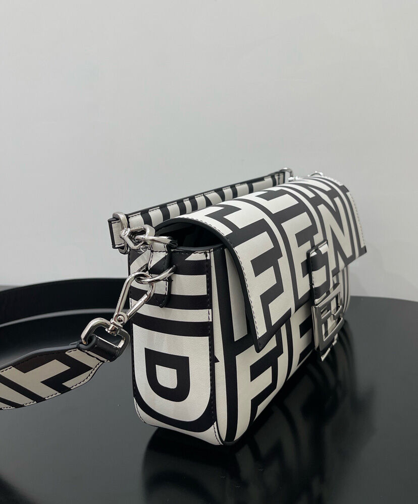 Fendi Baguette Two-tone Leather Fendi Roma Capsule Bag 8BR600 Black