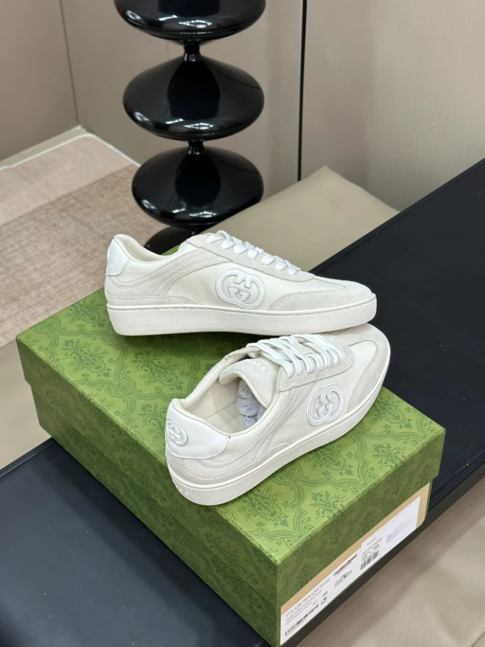 MEN S GUCCI ACE SNEAKER WITH INTERLOCKING G   GC258
