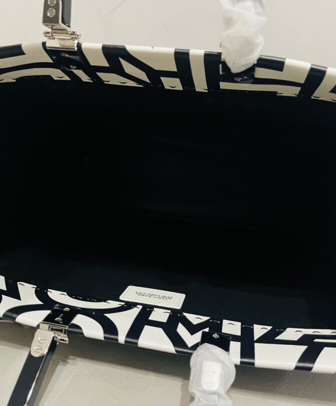 Fendi Sunshine Medium Two-tone printed leather Fendi Roma Capsule Shopper 8BH386 Black