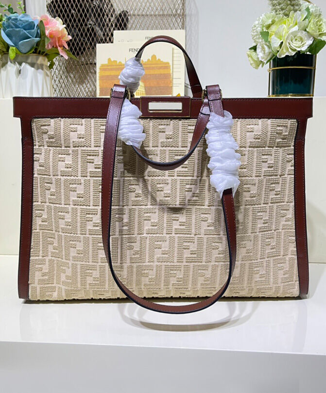 Fendi Peekaboo X-Tote Cream