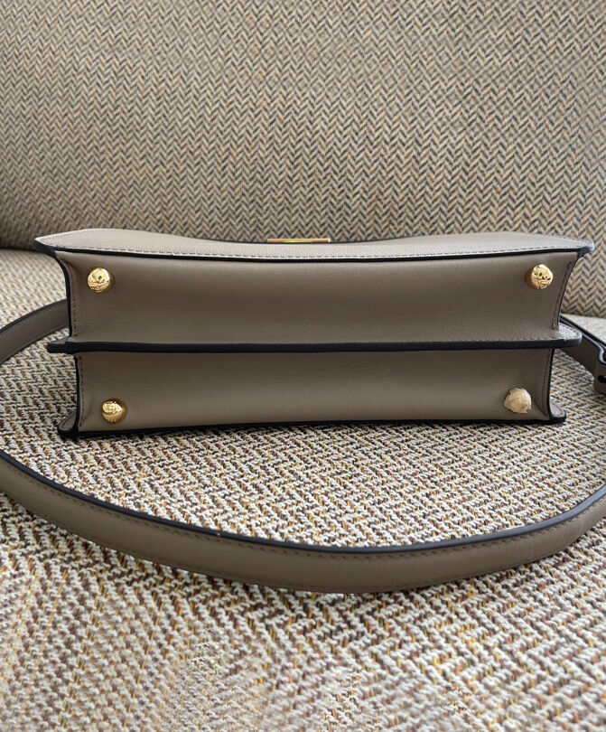 Fendi Peekaboo Iseeu Small 8BN327 Gray