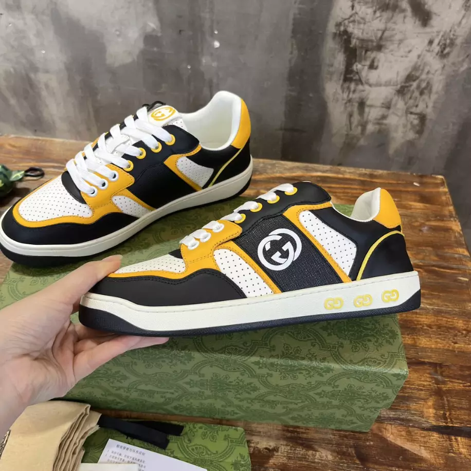 GUCCI LOW TOP SNEAKER   GC205