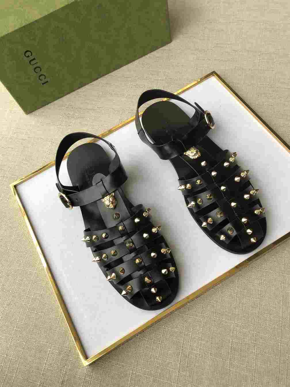 GUCCI SANDAL WITH DOUBLE G   SDG004