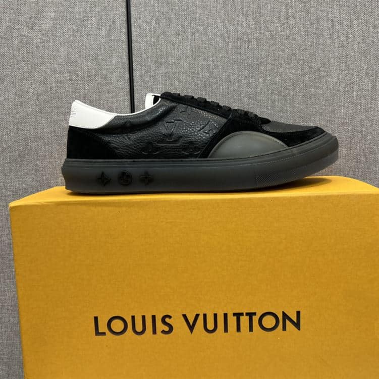 LOUIS VUITTON TRAINER SNEAKER   LSVT281