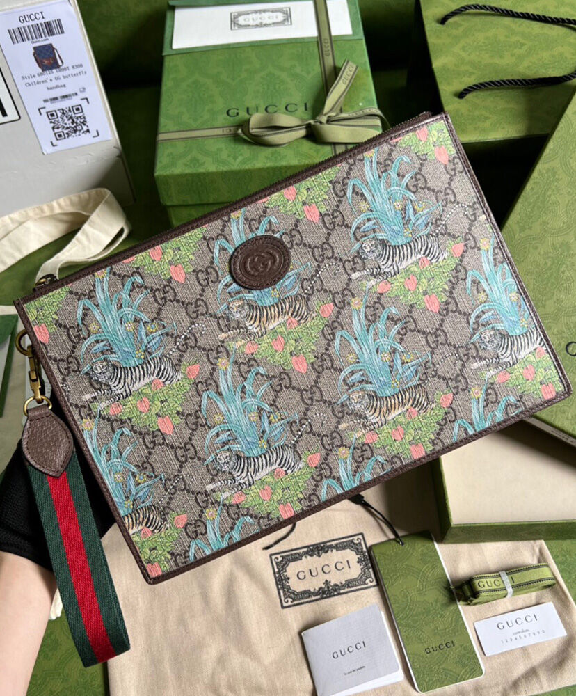 Gucci Tiger Print GG Pouch 688378 Green