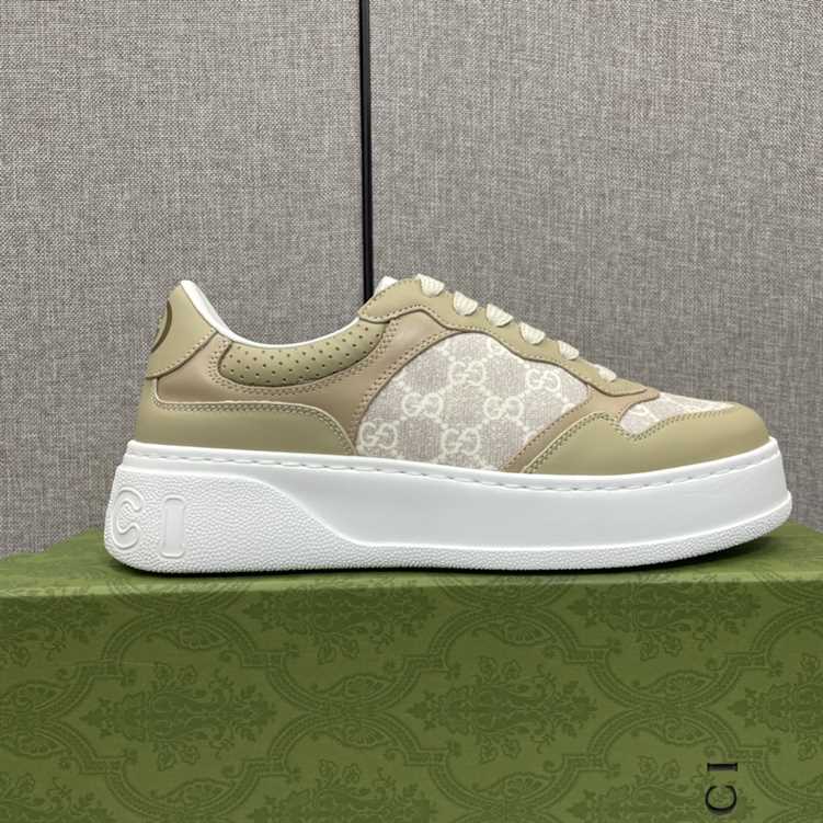 GUCCI MEN S GG SNEAKER   GC102