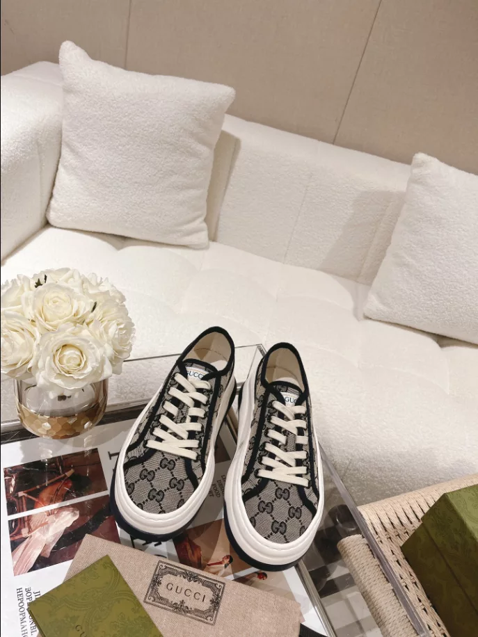 GG TRAINER SNEAKER   GC220