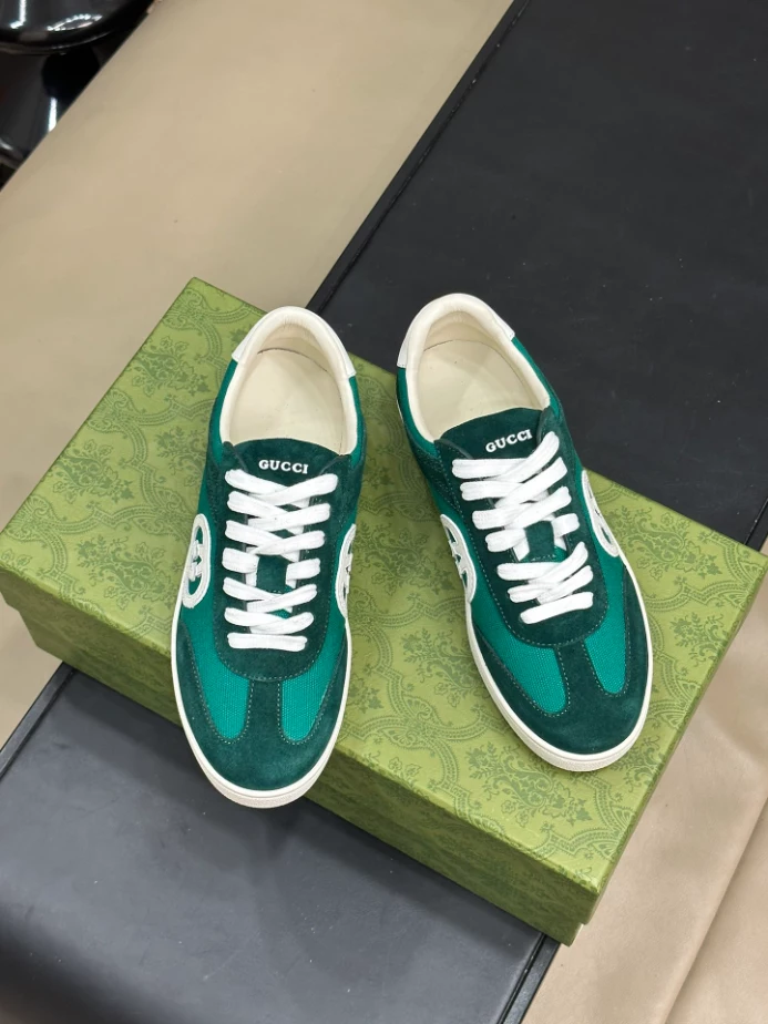 MEN S GUCCI ACE SNEAKER WITH INTERLOCKING G   GC256