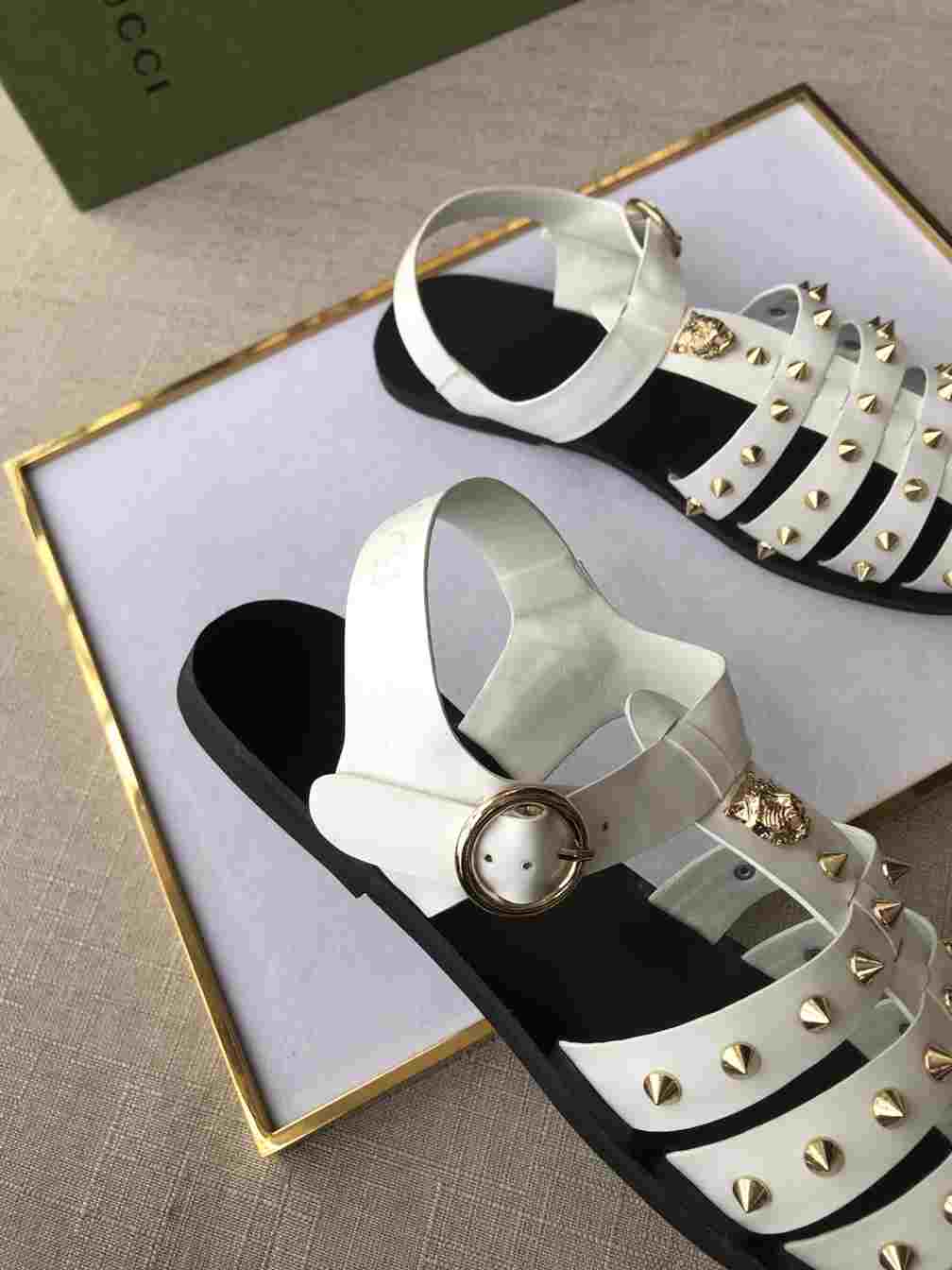 GUCCI SANDAL WITH DOUBLE G   SDG003