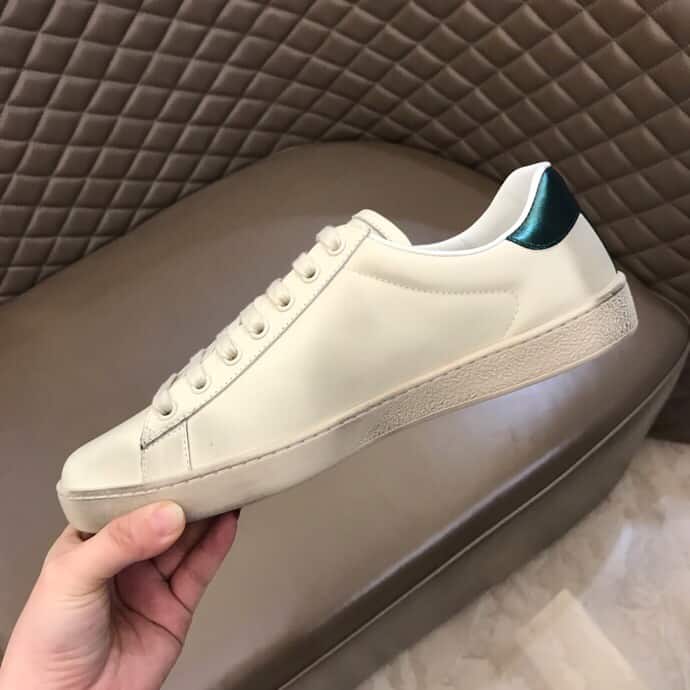 GUCCI MEN S ACE SNEAKER WITH GUCCI BLADE   GC2