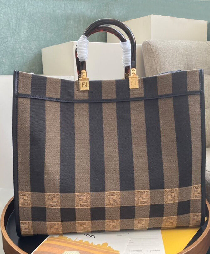 Fendi Sunshine Shopper 8BH372 Coffee