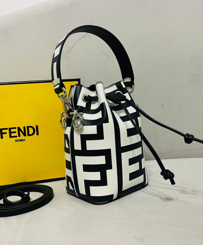 Fendi Mon Tresor Two-tone Printed Leather Fendi Roma Capsule Mini-bag 8BS010 Black
