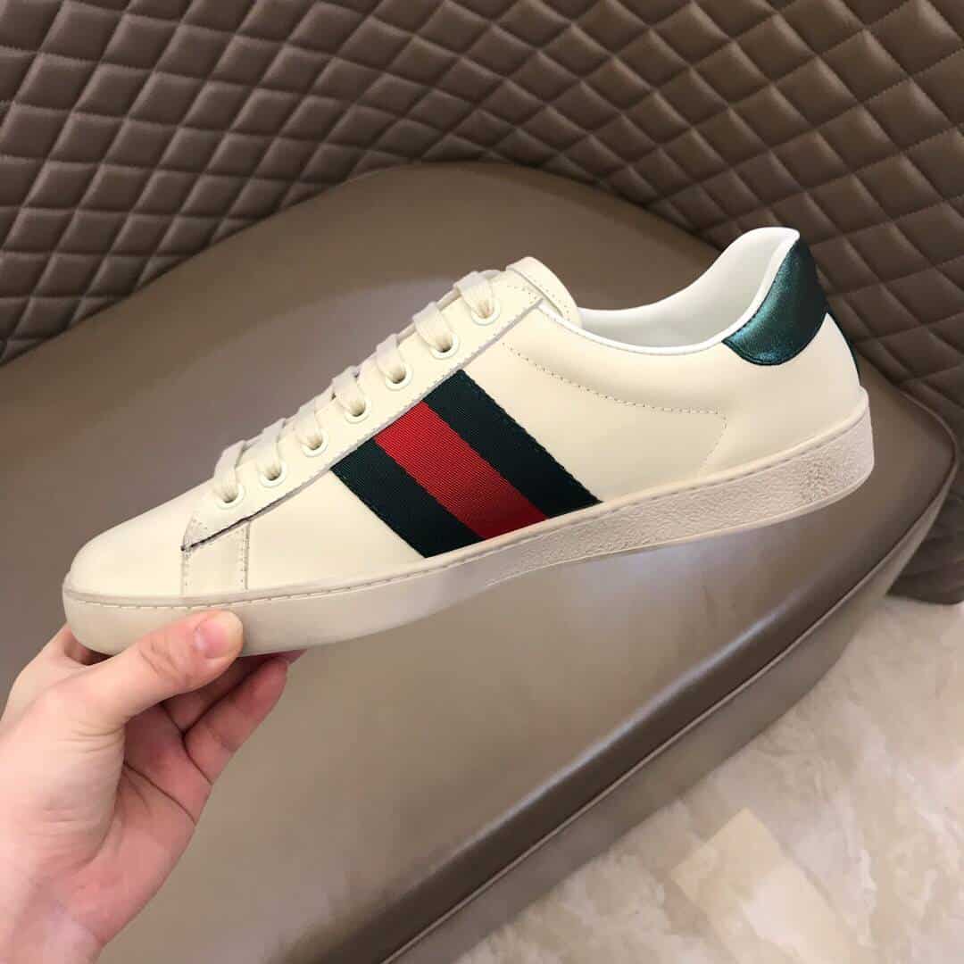 GUCCI ACE EMBROIDERED BEE SNEAKER   GC1