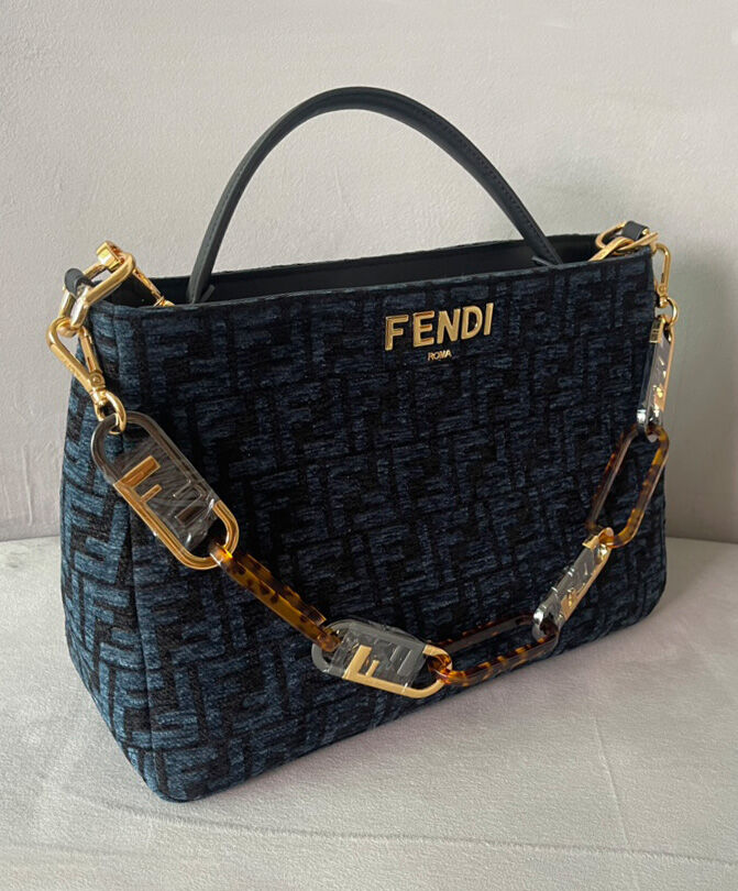 Fendi O Lock Zip 8BR805 Blue