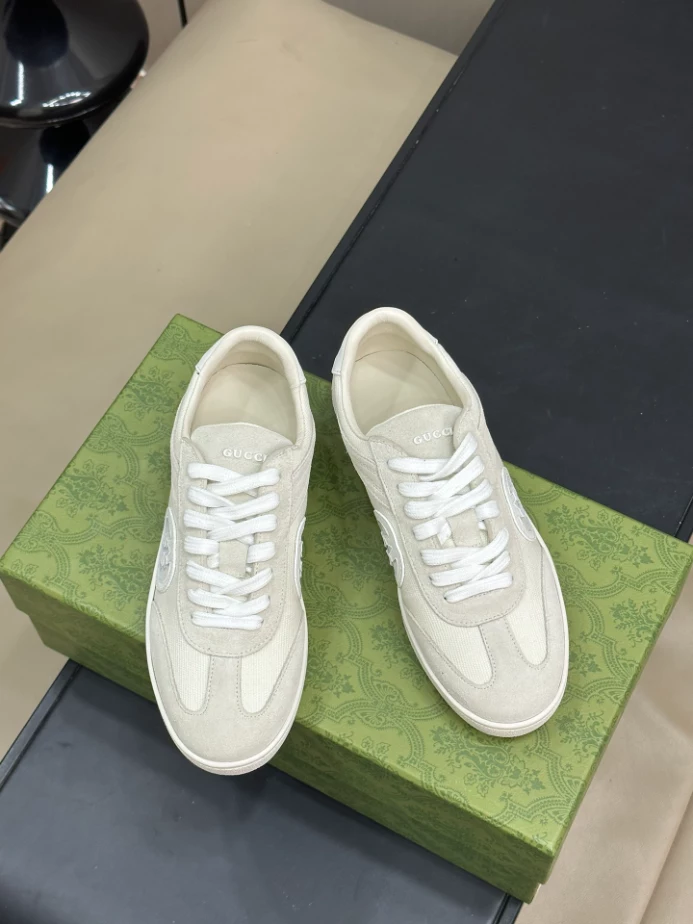 MEN S GUCCI ACE SNEAKER WITH INTERLOCKING G   GC258