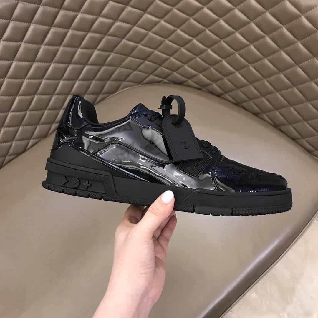 LOUIS VUITTON TRAINER SNEAKER   LV202