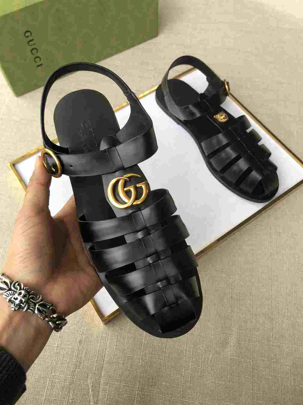 GUCCI SANDAL WITH DOUBLE G   SDG005
