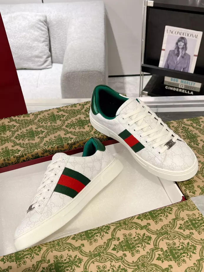 WOMEN S GUCCI ACE SNEAKER WITH WEB   GC249
