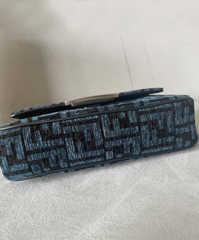 Fendi Baguette Chain Midi 8BR793 Dark Blue