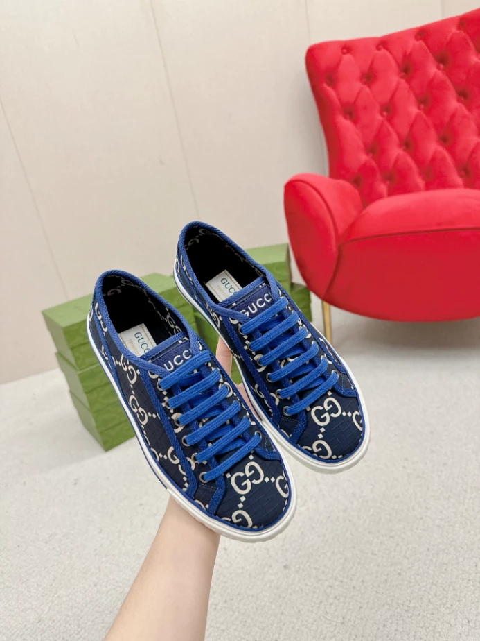 MEN S GUCCI TENNIS 1977 SNEAKER   GC239