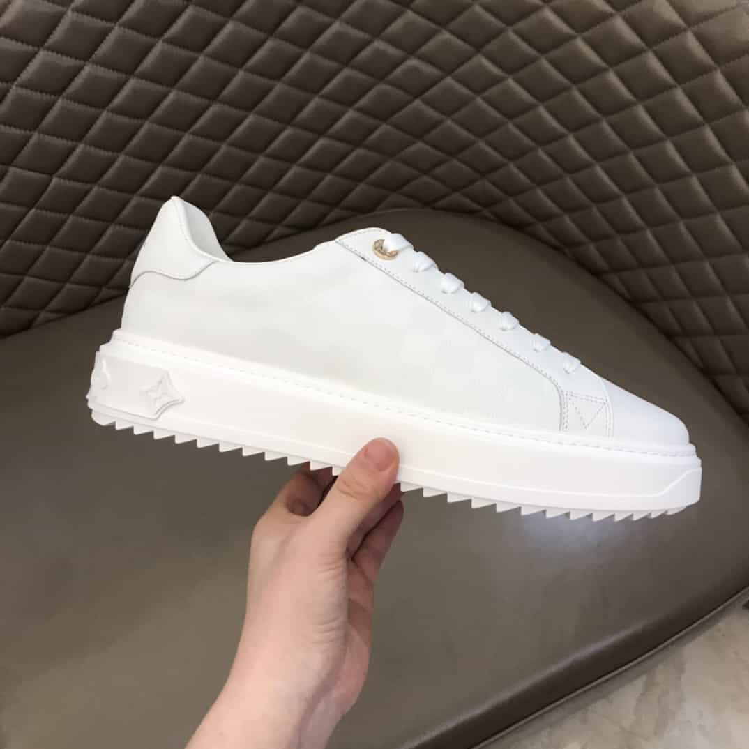 LOUIS VUITTON TIME OUT SNEAKER   LV138
