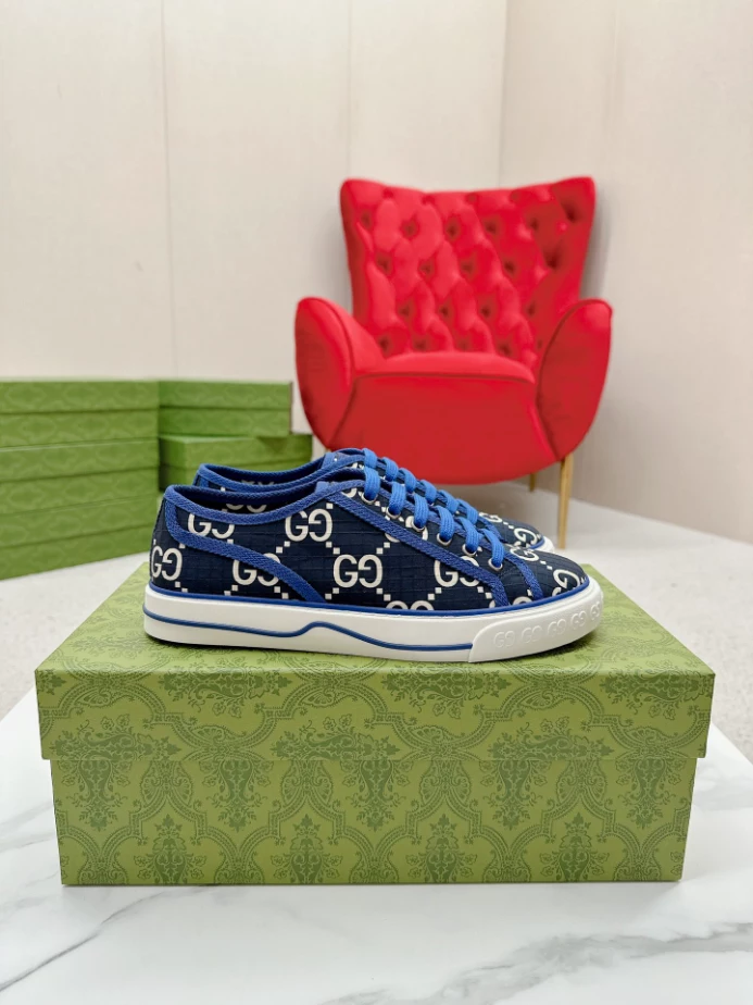 MEN S GUCCI TENNIS 1977 SNEAKER   GC239