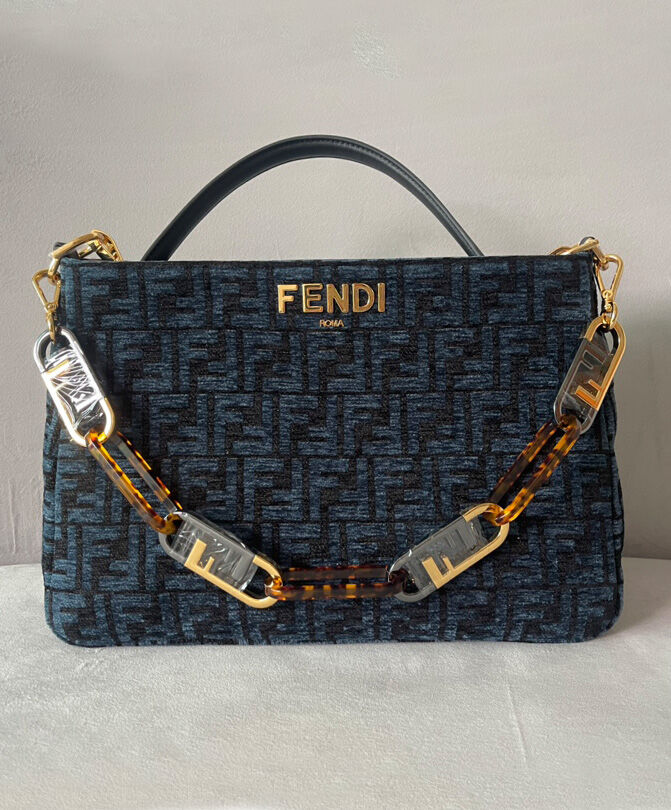 Fendi O Lock Zip 8BR805 Blue