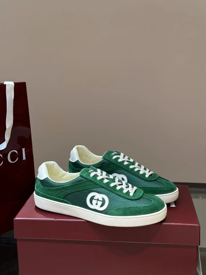 MEN S INTERLOCKING G SNEAKER   GC235