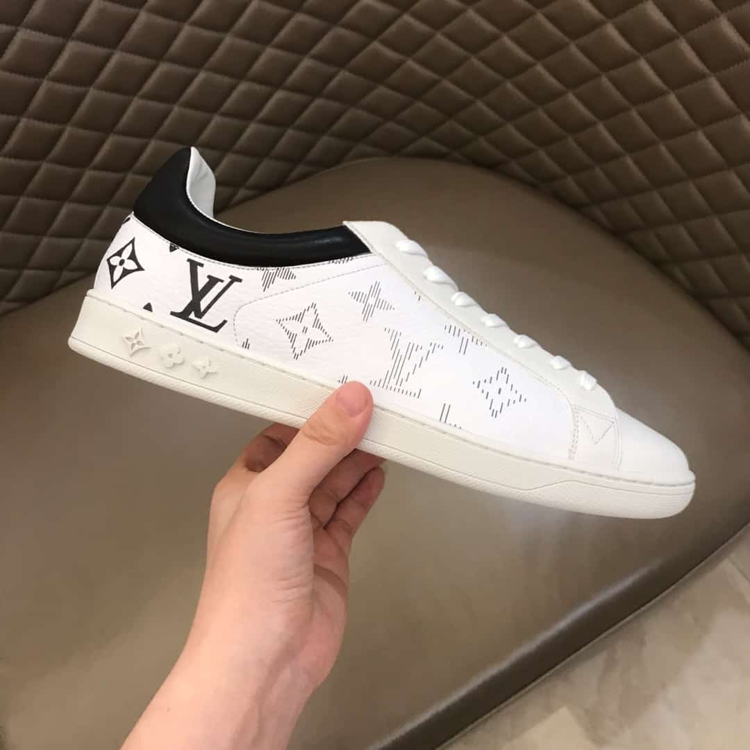 LOUIS VUITTON LUXEMBOURG SNEAKERS   LV83