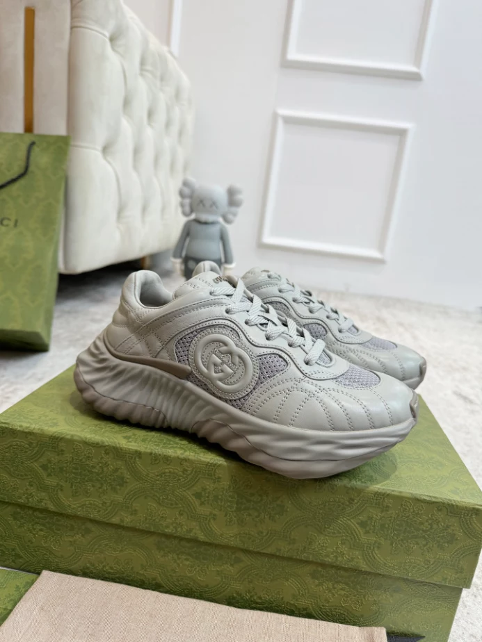 MEN S GUCCI RIPPLE SNEAKER   GC252