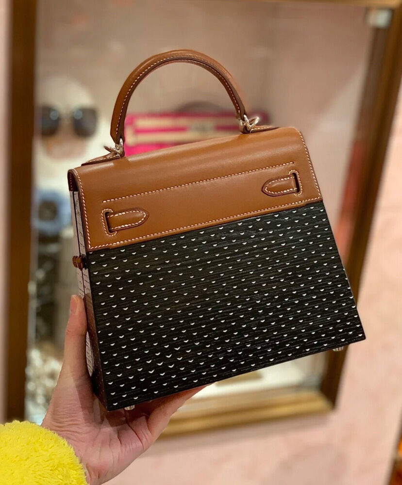 Hermes Kelly Wood 22cm Barenia Leather Limited Edition Black