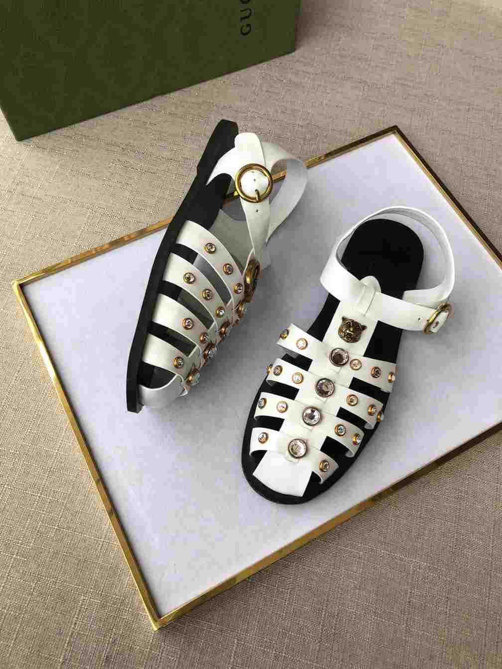 GUCCI SANDAL WITH DOUBLE G   SDG001