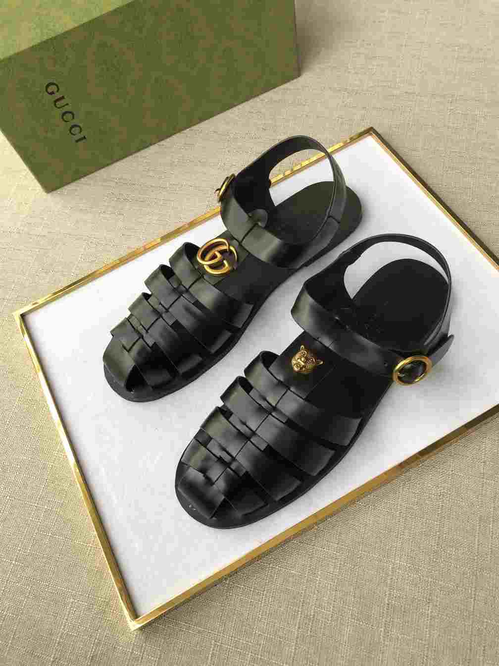 GUCCI SANDAL WITH DOUBLE G   SDG005