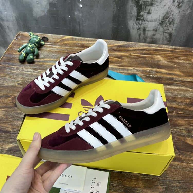 GUCCI GAZELLE SNEAKER   GC109