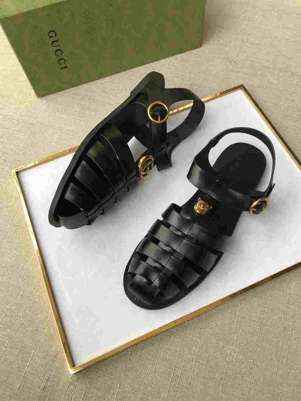 GUCCI SANDAL WITH DOUBLE G   SDG005