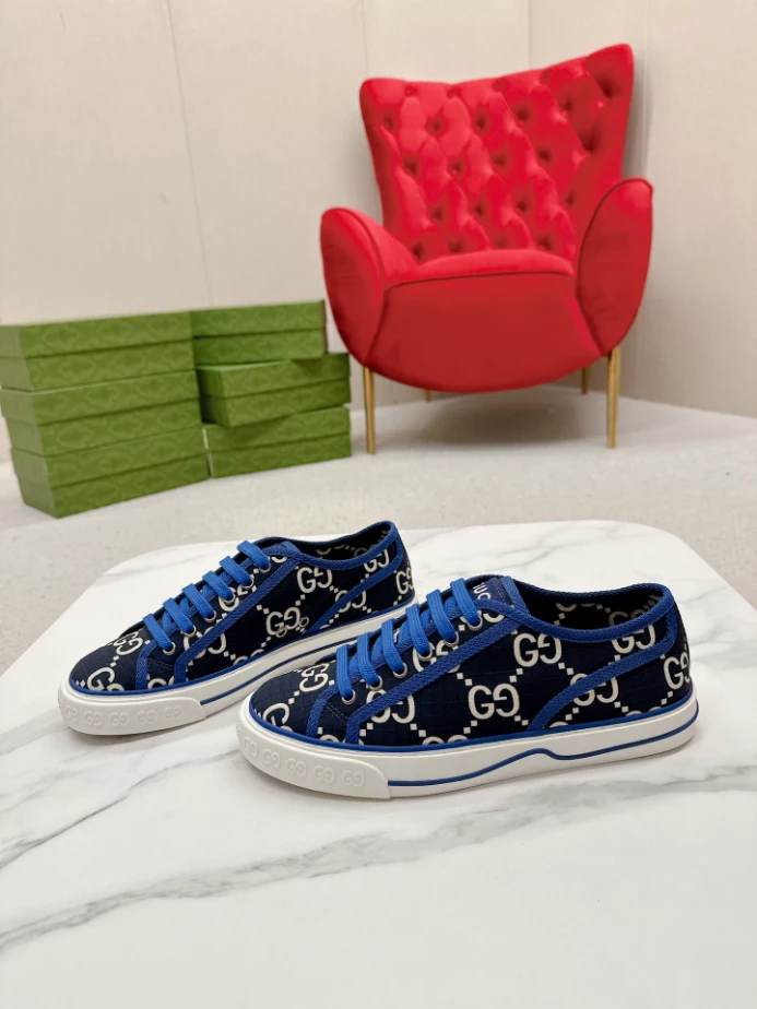 MEN S GUCCI TENNIS 1977 SNEAKER   GC239